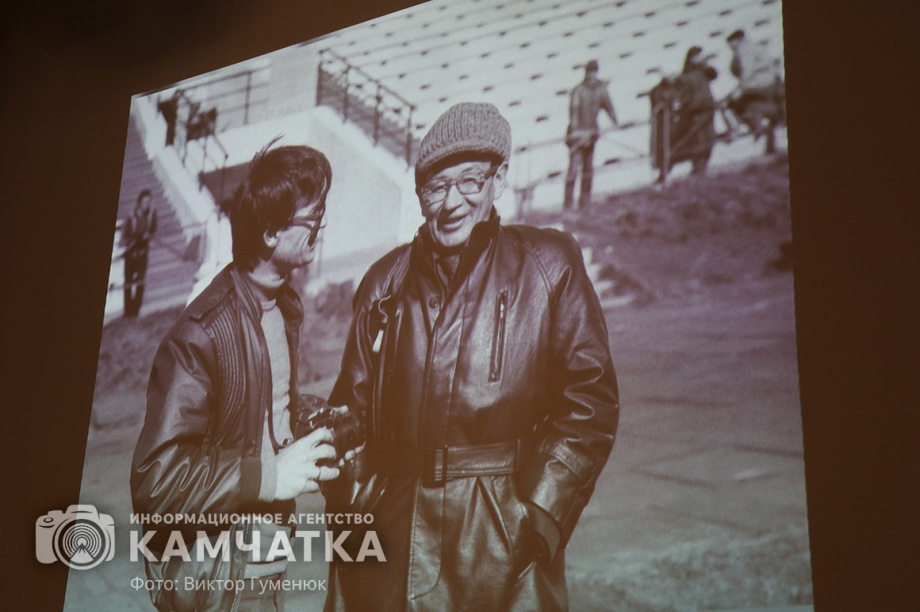 «Парту Героя» открыли сегодня в школе Петропавловска. фото: Виктор Гуменюк. Фотография 44