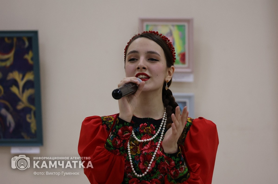 Художественная выставка «Место встречи» открылась на Камчатке. Фоторепортаж. фото: Виктор Гуменюк. Фотография 33