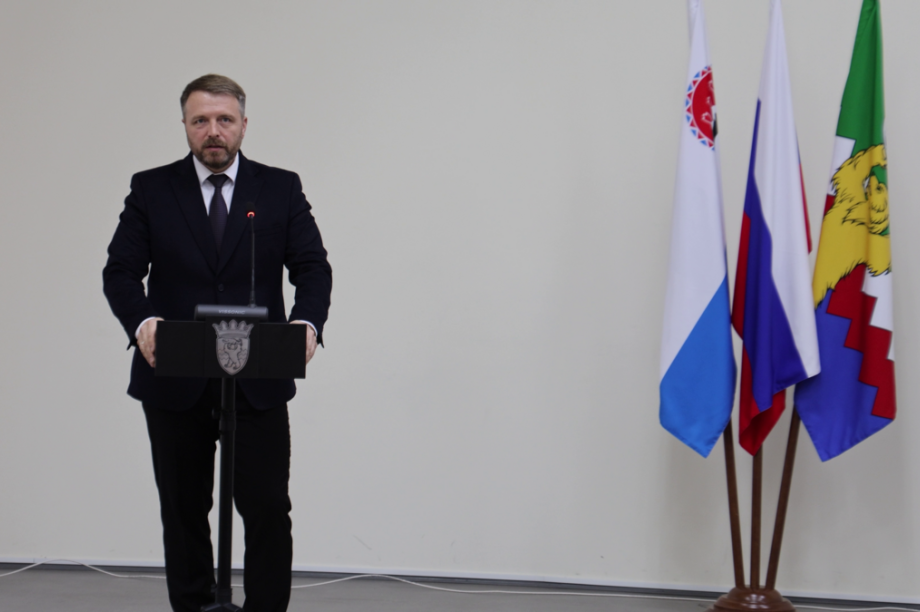 Андрей Гончаров вступил в должность главы Елизовского муниципального округа. kamgov.ru