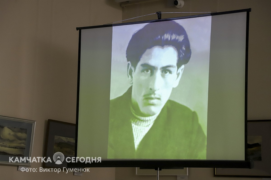 Открытие персональной юбилейной выставки Виталия Шохина «Мой вернисаж» на Камчатке. Фоторепортаж. Фото: Виктор Гуменюк\ИА "Камчатка". Фотография 36