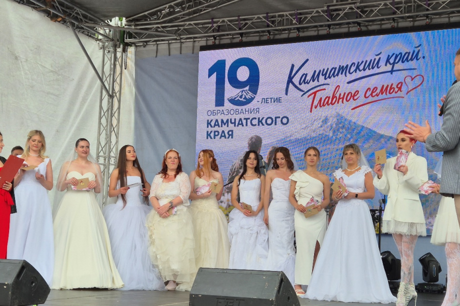 Семейные ценности: Камчатский край отметил своё 19-летие (фоторепортаж). . Фотография 24