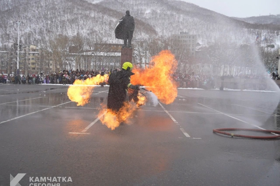 На Камчатке отметили 377 лет пожарной охраны (фоторепортаж). . Фотография 21