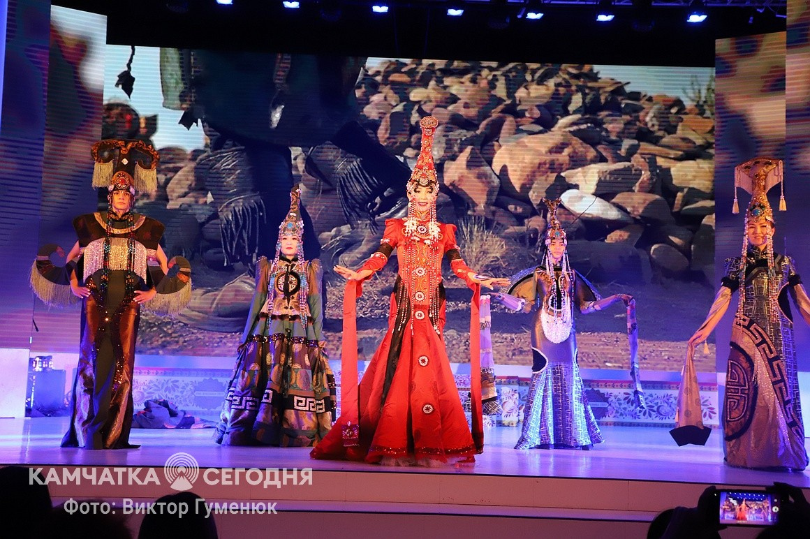 Финал конкурса «Этнокрасавица-2022» на Камчатке. Фоторепортаж. Фото: Виктор Гуменюк. Фотография 20