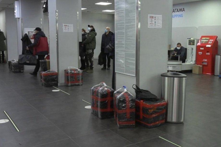 Убрать лазейку: Авиапассажиров с Камчатки хотят наказывать рублём за «помощь» в перевозке икры. Фото: ИА «Камчатка»  . Фотография 1