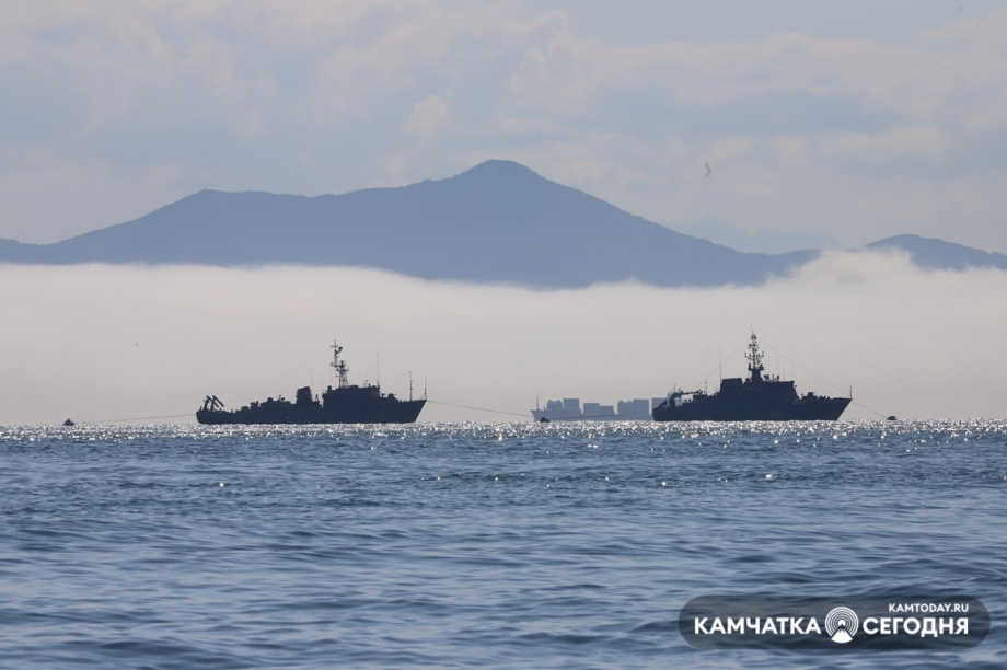 Авачинская бухта в преддверии Дня ВМФ. Фото: Виктор Гуменюк / информационное агентство "Камчатка". Фотография 6