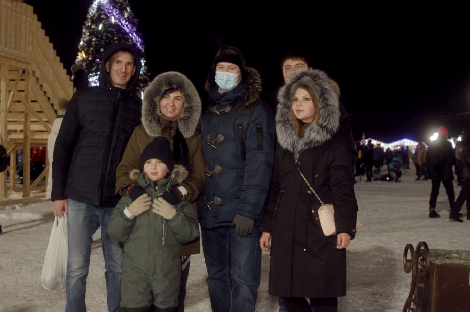 Губернатор поздравил камчатцев с Новым годом в центре Петропавловска. Фото: kamgov.ru. Фотография 8