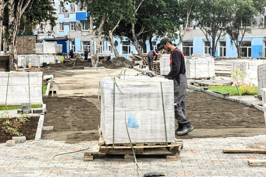 Строительство сквера на Войцешека в Петропавловске проинспектировала комиссия. Фото: Евгения Медведева. Фотография 7