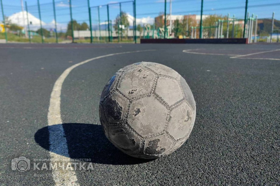 Турнир по мини-футболу памяти Виктора Березина проходит на Камчатке. Фото: Олеся Сурина