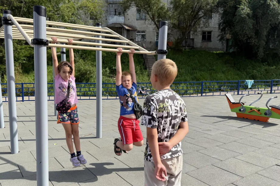 В Вилючинске прошла общественная приёмка детской площадки «Мир детства». . Фотография 5