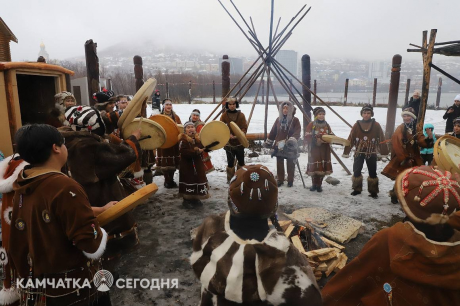 Корякский обрядовый праздник Хололо отметили в Петропавловске-Камчатском. Фоторепортаж. Фото: Виктор Гуменюк\ИА "Камчатка". Фотография 9