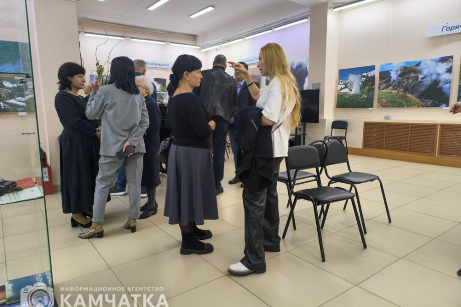 Известный камчатский фотограф Игорь Вайнштейн отметил свой 90-летний юбилей открытием выставки. Фото: ИА «Камчатка» \ Игорь Сафончик. Фотография 31
