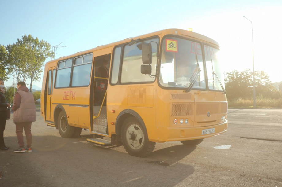 Программа обновления парка школьных автобусов в регионах будет расширена благодаря поддержке партии «Единая Россия». . Фотография 1