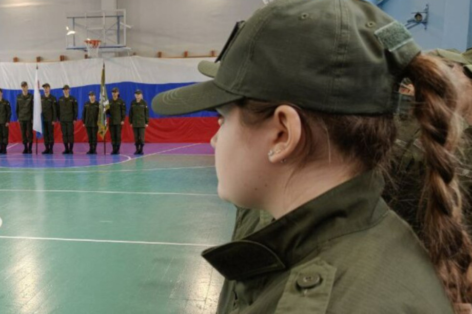 Ветеран боевых действий СВО воспитывает камчатскую молодежь личным примером. Фото: kamgov.ru. Фотография 4