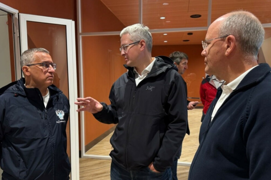 Эксперты из Москвы проверили новый терминал камчатского аэропорта после землетрясения. . Фотография 2