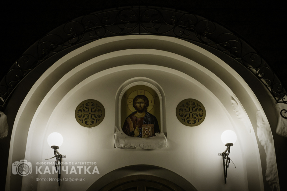 Рождественская служба в соборе Святой Троицы на Камчатке (фоторепортаж). Фото: «Камчатка Сегодня» \ Игорь Сафончик. Фотография 95