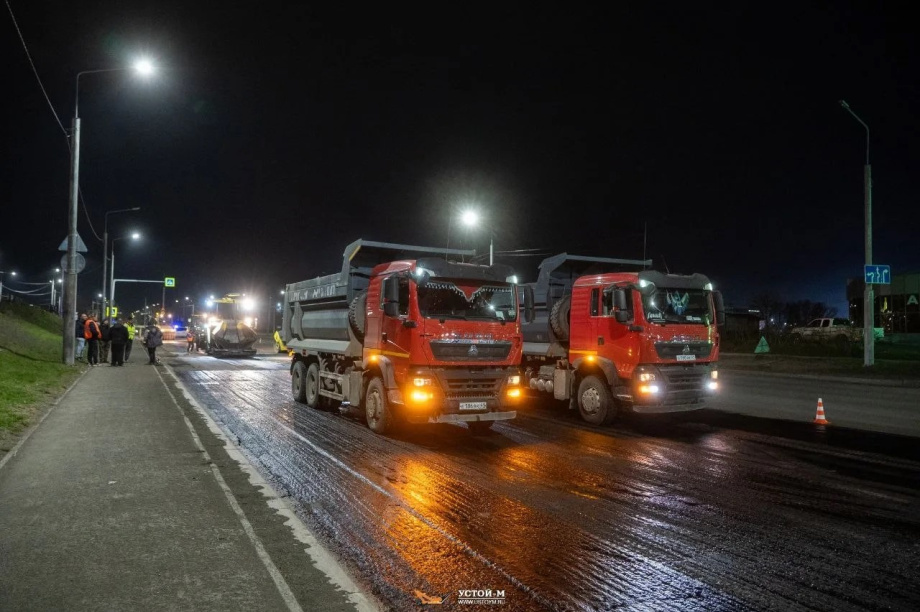 На федеральной трассе А-401 в Петропавловске-Камчатском начали укладку асфальта. Фото: Устой-М. Фотография 6