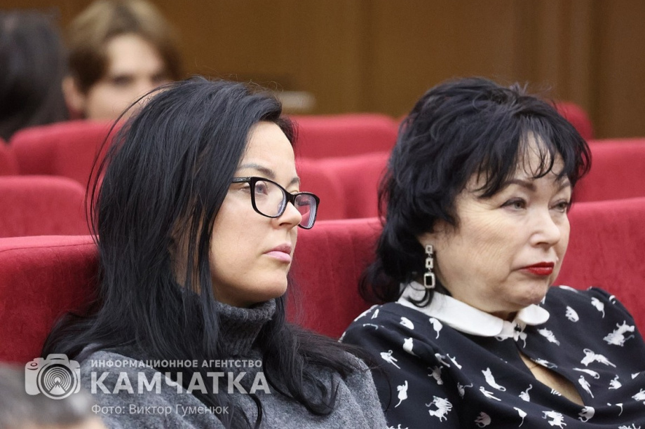 «Парту Героя» открыли сегодня в школе Петропавловска. фото: Виктор Гуменюк. Фотография 7