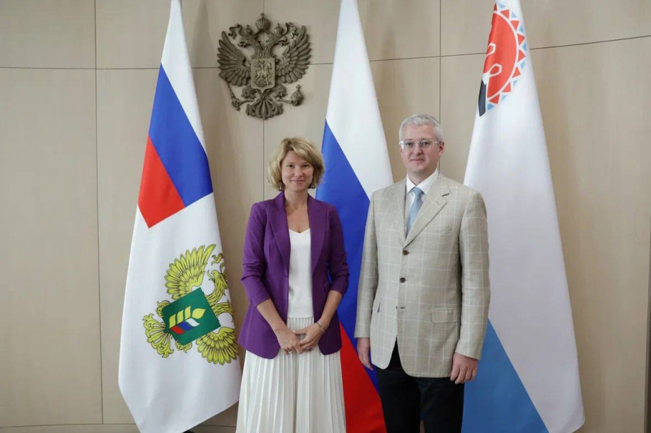 Оксана Лут и Владимир Солодов обсудили развитие АПК Камчатского края. Фото: kamgov.ru. Фотография 2
