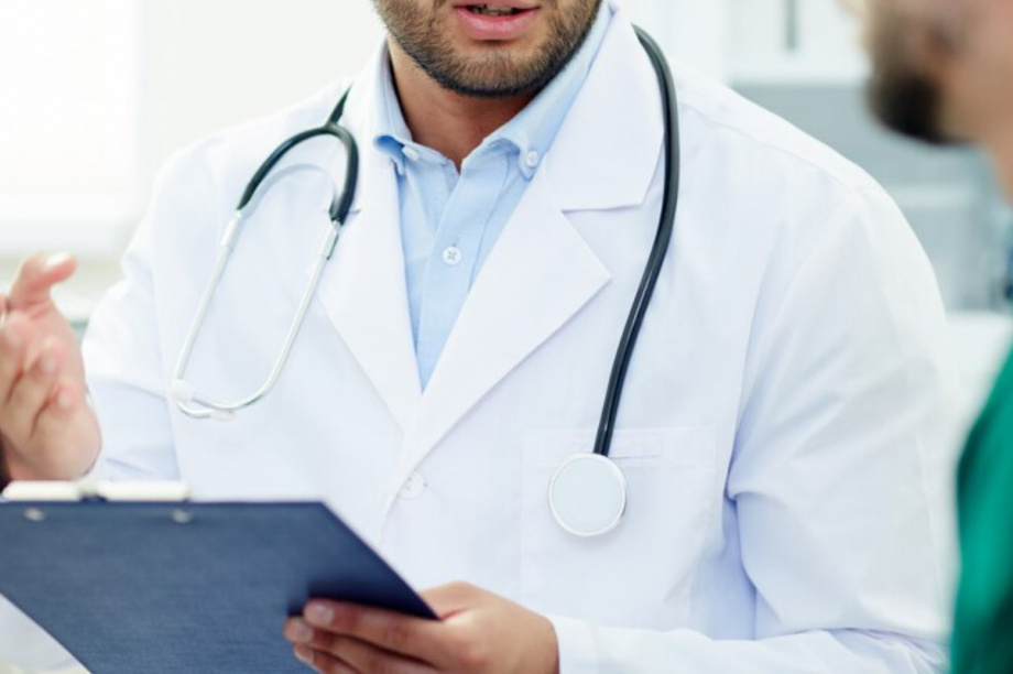 По миллиону рублей подъемных заплатил Камчатский край 8 медикам. Изображение от Freepik.com