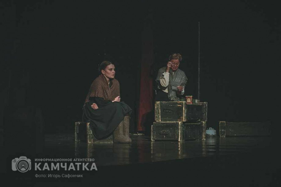 Гастроли Драматического театра ТОФ на Камчатке начались с премьеры. Фото: ИА «Камчатка». Фотография 12