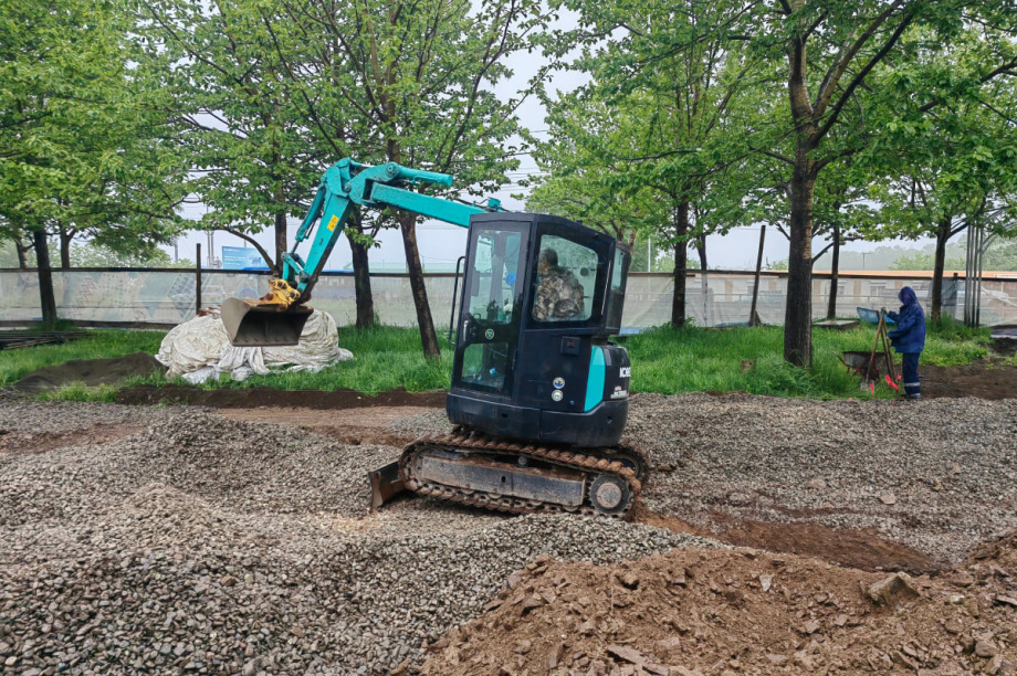 В Петропавловске проинспектировали ход благоустройства Сквера строителей. Фото: kamgov.ru. Фотография 7