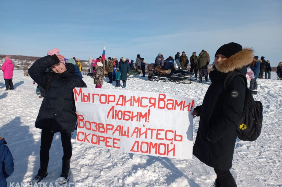 Жители села Седанка проводили своих земляков, вызвавшихся добровольцами на СВО. Фоторепортаж. фото: Светлана Захарова. Фотография 8