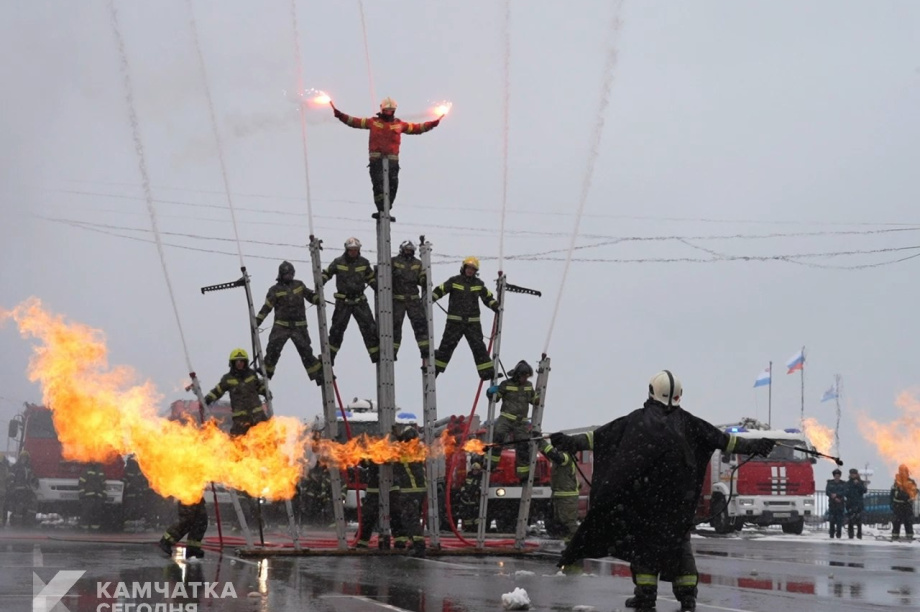 На Камчатке отметили 377 лет пожарной охраны (фоторепортаж). . Фотография 29