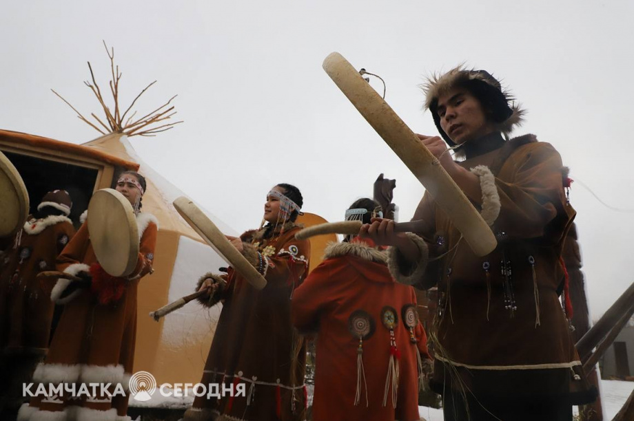 Корякский обрядовый праздник Хололо отметили в Петропавловске-Камчатском. Фоторепортаж. Фото: Виктор Гуменюк\ИА "Камчатка". Фотография 5