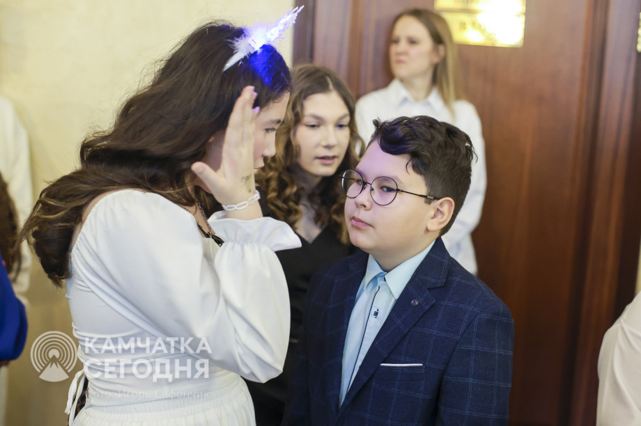 Пятьсот детей побывали на Губернаторской ёлке на Камчатке. Фото: ИА «Камчатка»/Игорь Сафончик. Фотография 23