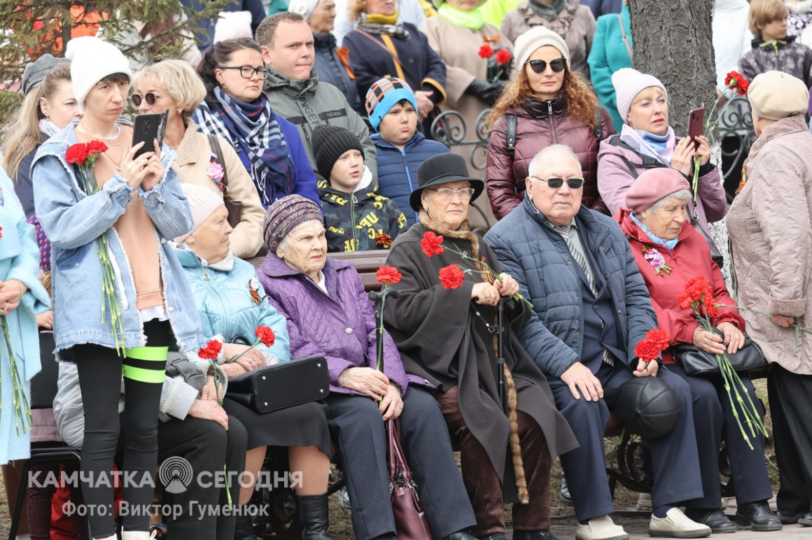 Торжественный митинг «Помним и гордимся» прошел в Елизове. Фоторепортаж. фото: Виктор Гуменюк. Фотография 29