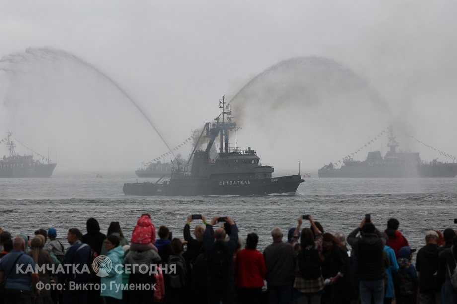 День Военно-Морского Флота в центре Петропавловска-Камчатского. Фоторепортаж. фото: Виктор Гуменюк. Фотография 59