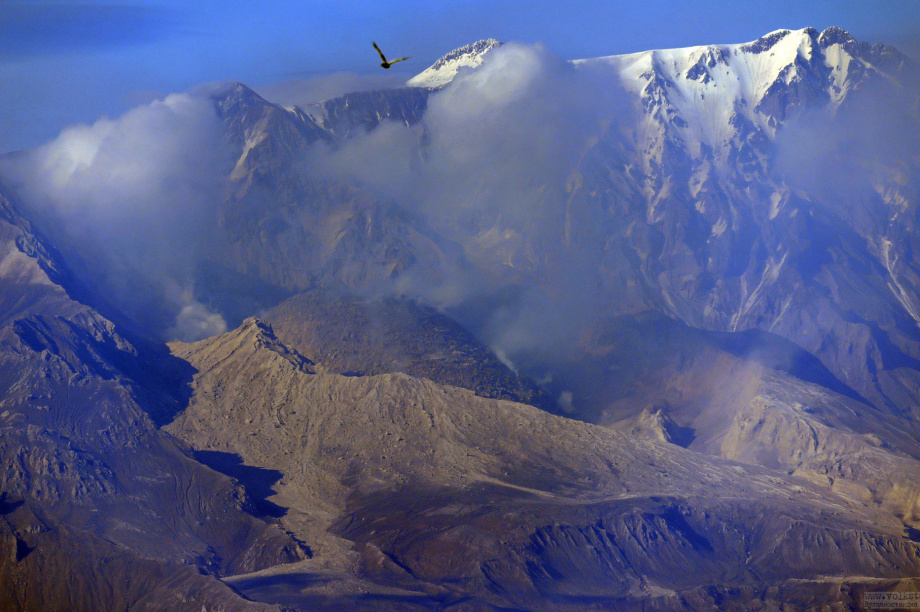 Ученые обследуют новые фумаролы на камчатском вулкане Шивелуч. Фото: Юрий Демянчук. Фотография 3