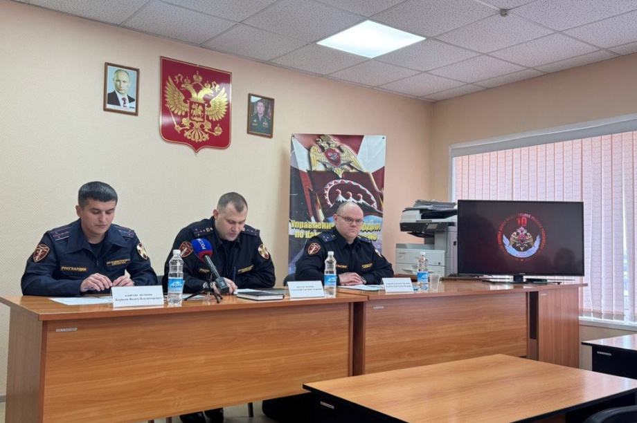 Жителей Камчатки призывают передать личное гражданское оружие для нужд СВО. . Фотография 4