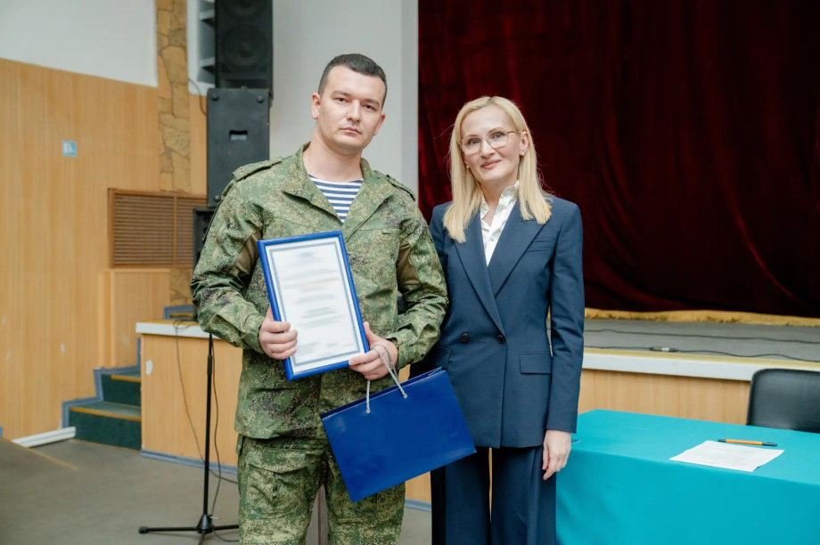 Ирина Яровая встретилась с героическими камчатскими морпехами 40-й бригады. . Фотография 3