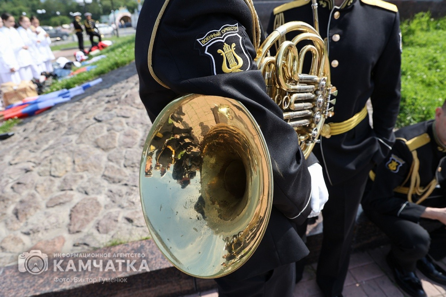 Триколор на главной площади Петропавловска-Камчатского - главный герой и триумфатор  . Фото: ИА «Камчатка» \ Виктор Гуменюк. Фотография 43