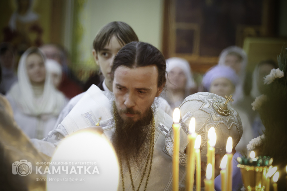 Рождественская служба в соборе Святой Троицы на Камчатке (фоторепортаж). Фото: «Камчатка Сегодня» \ Игорь Сафончик. Фотография 49