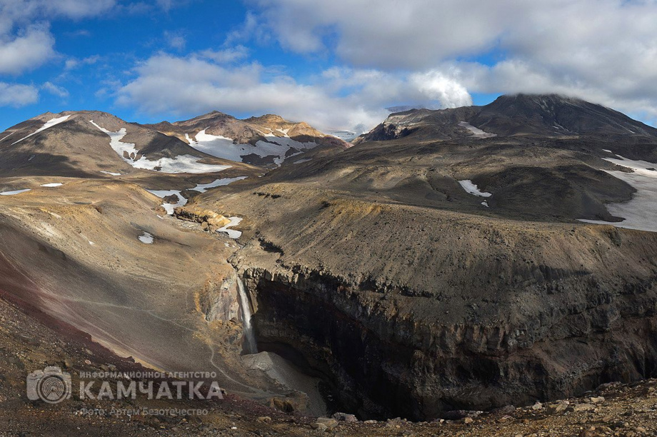 Камчатский водопад попал в топ-10 самых живописных в стране. фото: Артем Безотечество