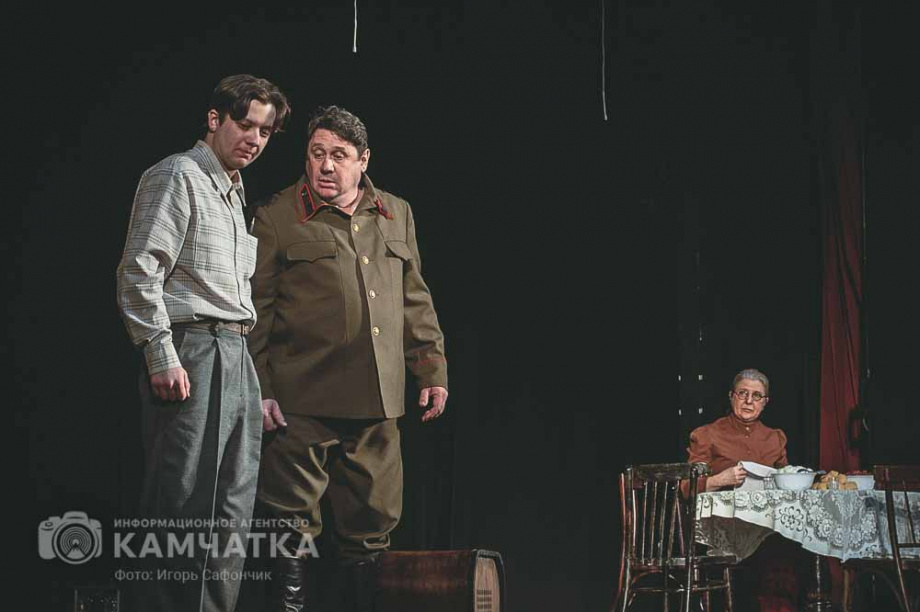 Гастроли Драматического театра ТОФ на Камчатке начались с премьеры. Фото: ИА «Камчатка». Фотография 7