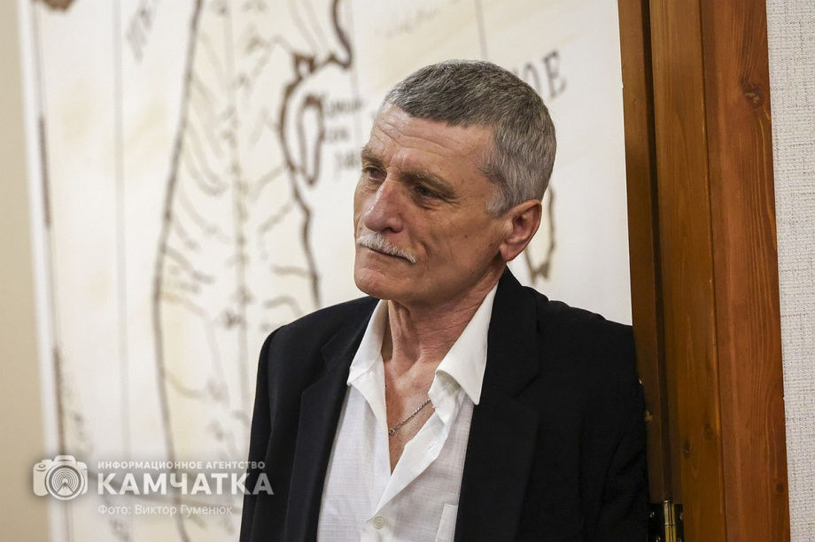 Камчатский журналист и писатель Михаил Жилин представил новую книгу. Фото: ИА «Камчатка» \ Виктор Гуменюк. Фотография 11