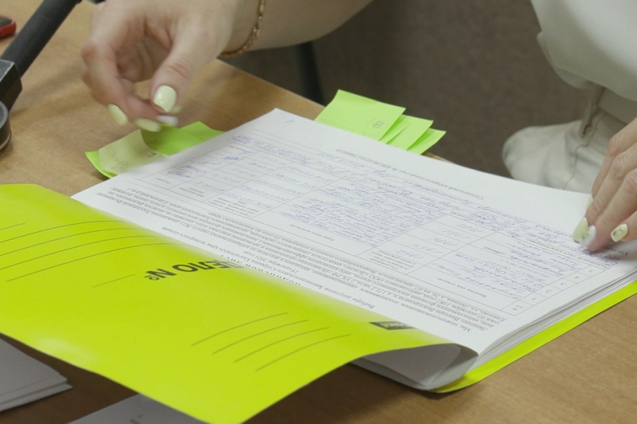 На Камчатке началась проверка подписей, собранных кандидатами в депутаты Законодательного собрания края. . Фотография 7