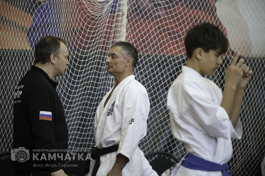 На Камчатке состоялся Чемпионат и первенство ДФО по каратэ-киокусинкай (фоторепортаж). Фото: «Камчатка Сегодня» \ Игорь Сафончик. Фотография 57