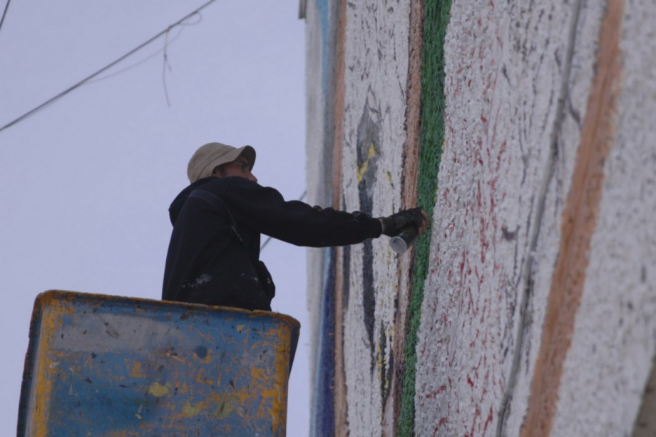 Мурал, посвящённый горной промышленности, готов на 80 % в Петропавловске. Фото: kamgov.ru. Фотография 2