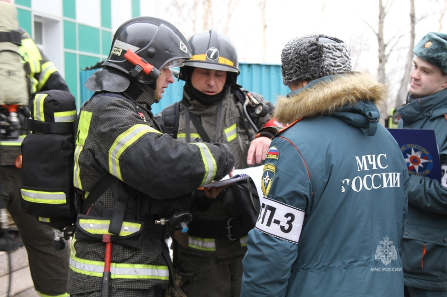 На Камчатке прошли пожарно-тактические учения в паратунском санатории. Фото: МЧС РФ по Камчатскому краю  . Фотография 3