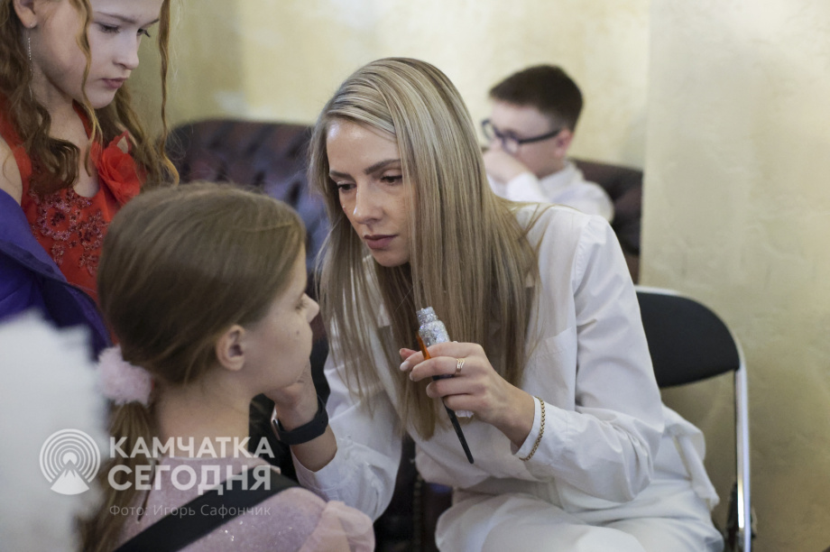 Пятьсот детей побывали на Губернаторской ёлке на Камчатке. Фото: ИА «Камчатка»/Игорь Сафончик. Фотография 22
