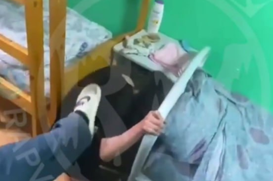 СКР на Камчатке возбудит дело после скандального видео с избиением ребенка. Фото: соцсети (скриншот)