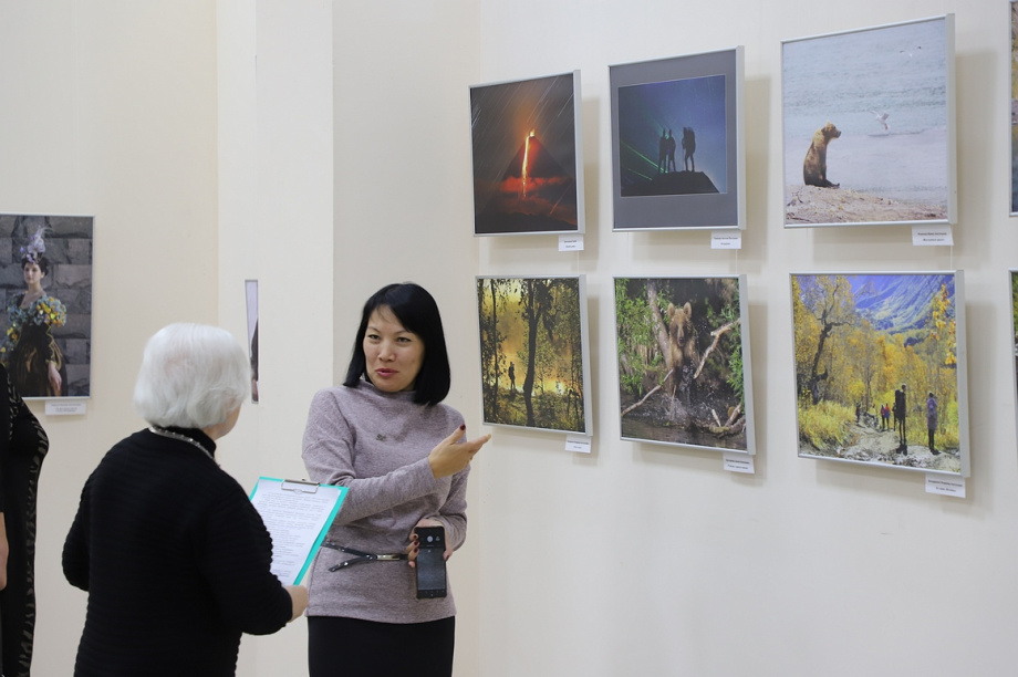 Выставка "А жизнь продолжается" открылась в художественном музее на Камчатке. Фоторепортаж. Фото: В. Гуменюк. Фотография 22