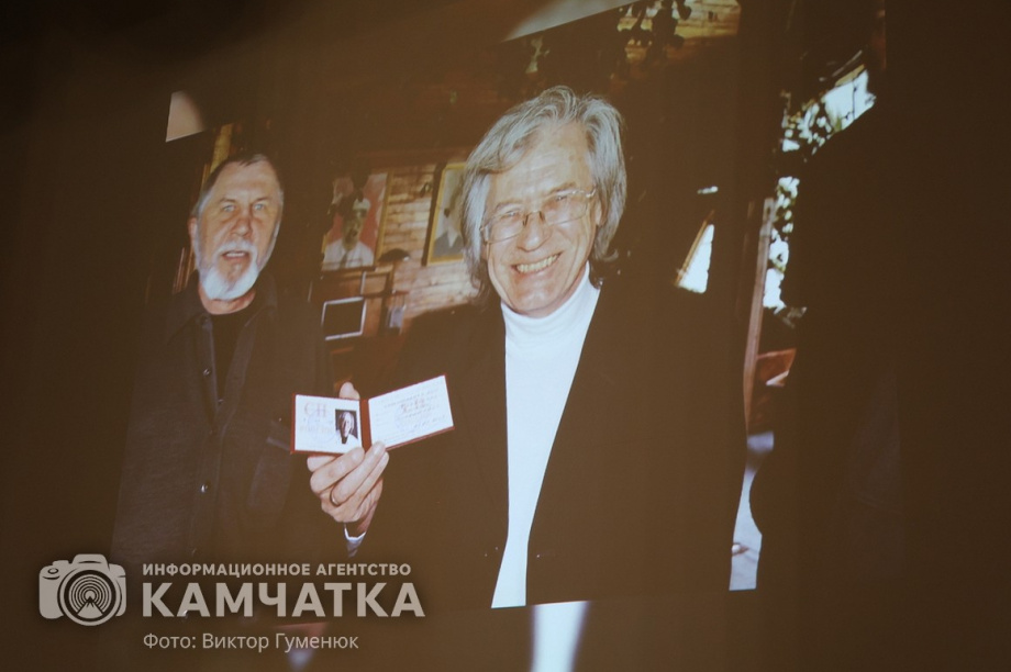 «Парту Героя» открыли сегодня в школе Петропавловска. фото: Виктор Гуменюк. Фотография 43