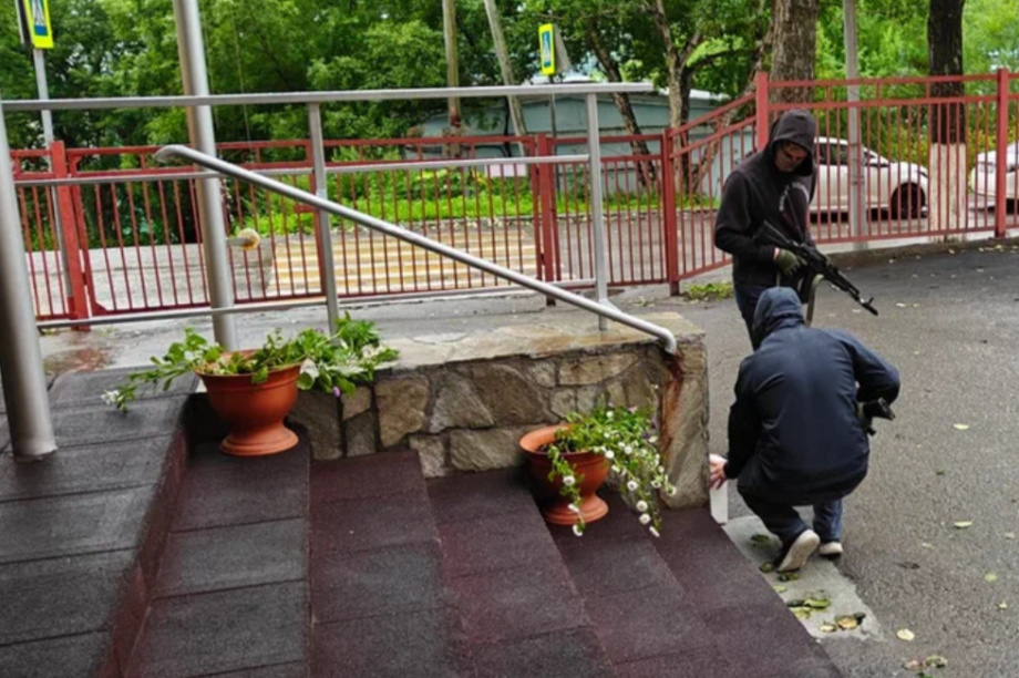 Учения «Антитеррор» провели в школе №4 на Камчатке. Фото: пресс-служба Управления образования администрации Петропавловска-Камчатского. Фотография 1