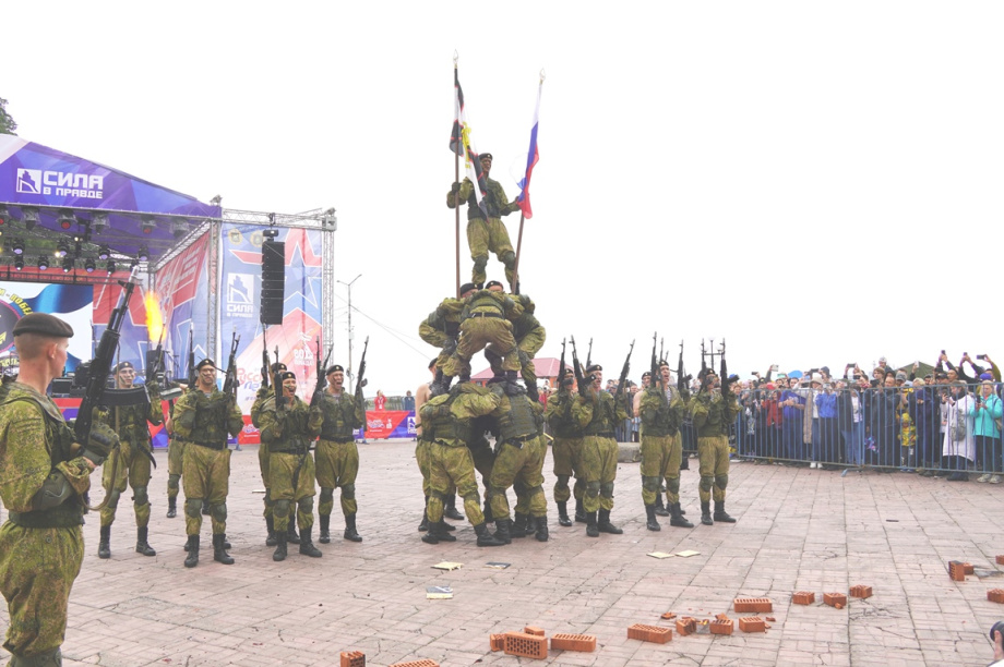  «Русское лето. ZaРоссию» и «Сила в Правде – 2025» проходят в Петропавловске-Камчатском. . Фотография 1
