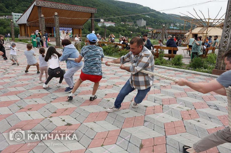 Сабантуй отмечают в центре Петропавловска-Камчатского. Фоторепортаж. фото: Виктор Гуменюк. Фотография 47